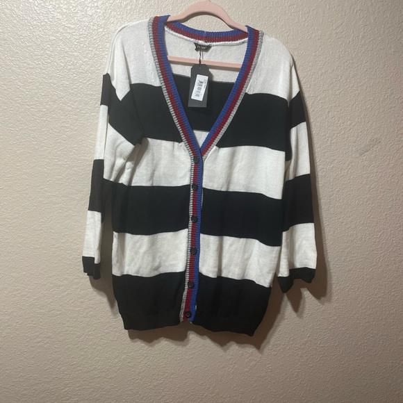 Vneck cardigan sweater Robin Kadin new with tag red white silver rugby pattern - Picture 2 of 6